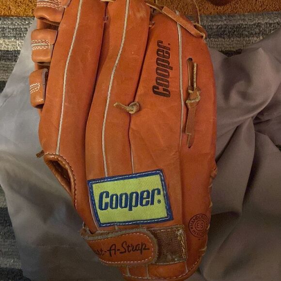 This Glove Is For A Left Handed - Picture 1 of 6